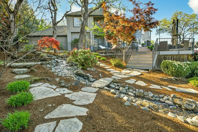 2583 Oak View Circle, Medford, OR 97504