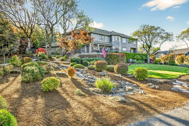 2583 Oak View Circle, Medford, OR 97504