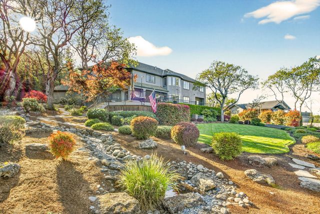 2583 Oak View Circle, Medford, OR 97504