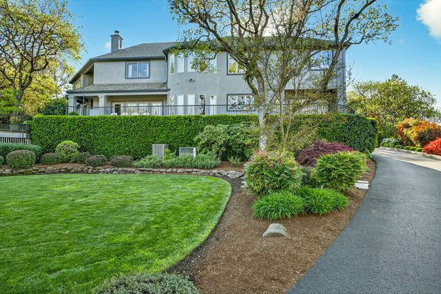2583 Oak View Circle, Medford, OR 97504