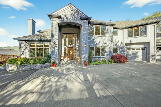 2583 Oak View Circle, Medford, OR 97504