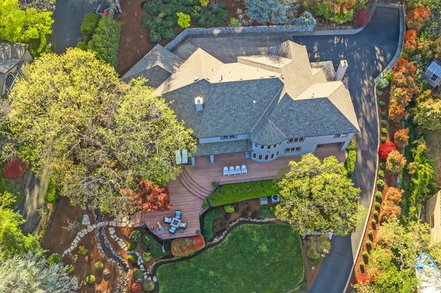 2583 Oak View Circle, Medford, OR 97504