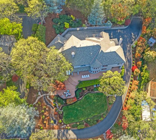 2583 Oak View Circle, Medford, OR 97504