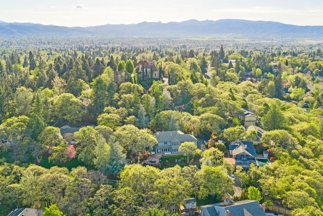 2583 Oak View Circle, Medford, OR 97504