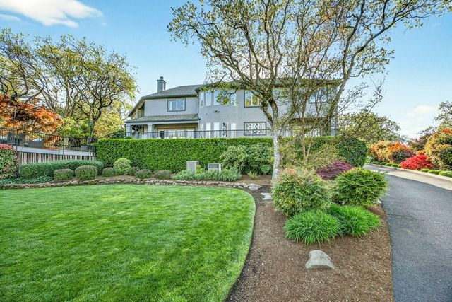 2583 Oak View Circle, Medford, OR 97504