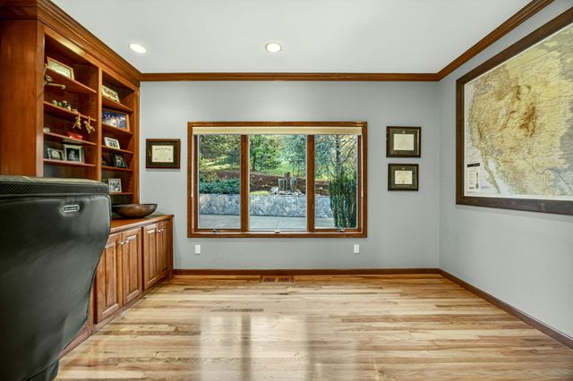2583 Oak View Circle, Medford, OR 97504