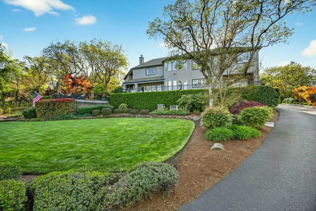 2583 Oak View Circle, Medford, OR 97504