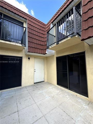 716 NW 98th Way, Plantation, FL 33324