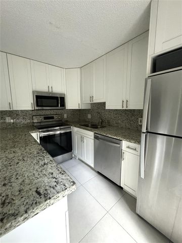 716 NW 98th Way, Plantation, FL 33324