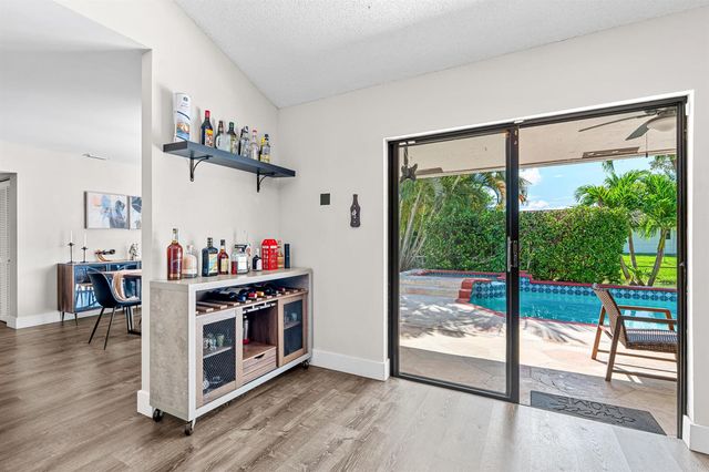 1912 NW 77th Avenue, Margate, FL 33063