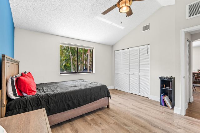1912 NW 77th Avenue, Margate, FL 33063