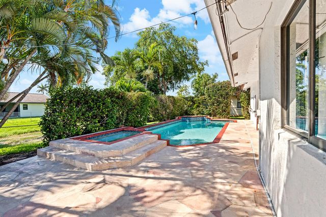 1912 NW 77th Avenue, Margate, FL 33063