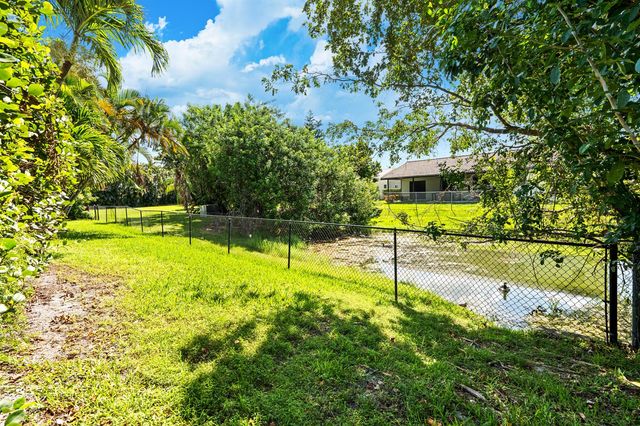1912 NW 77th Avenue, Margate, FL 33063