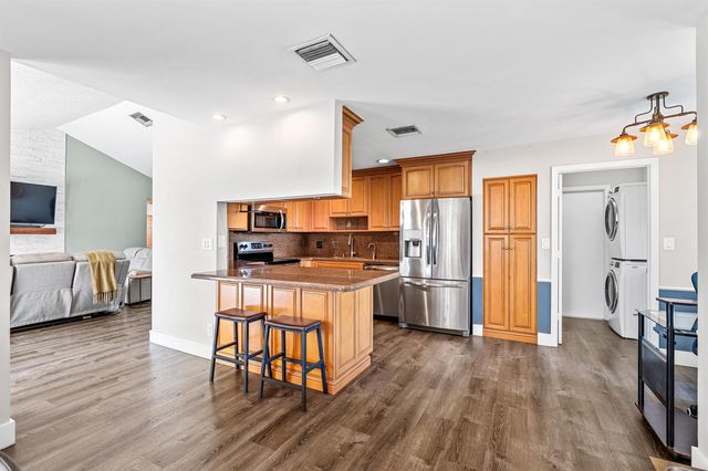 1912 NW 77th Avenue, Margate, FL 33063