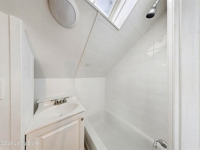 111 Staebler Ave, Louisville, KY 40207