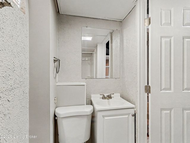 111 Staebler Ave, Louisville, KY 40207