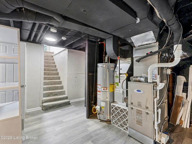 111 Staebler Ave, Louisville, KY 40207