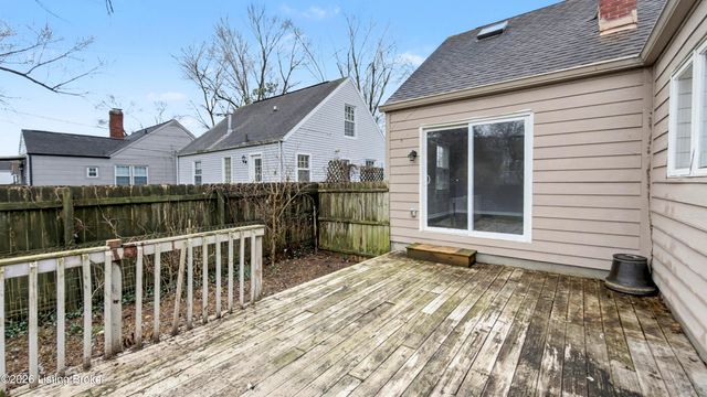 111 Staebler Ave, Louisville, KY 40207