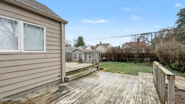111 Staebler Ave, Louisville, KY 40207