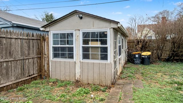 111 Staebler Ave, Louisville, KY 40207