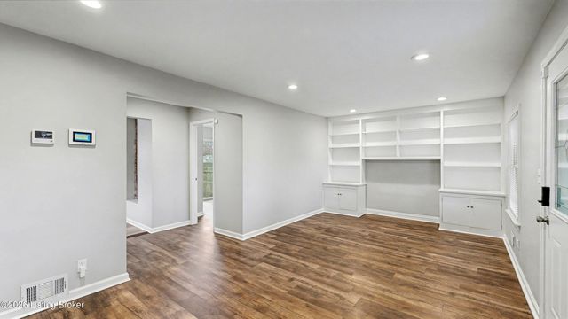 111 Staebler Ave, Louisville, KY 40207