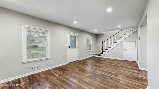 111 Staebler Ave, Louisville, KY 40207