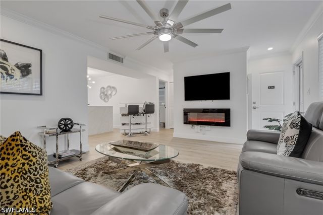 788 Park Shore DR E14, Naples, FL 34103