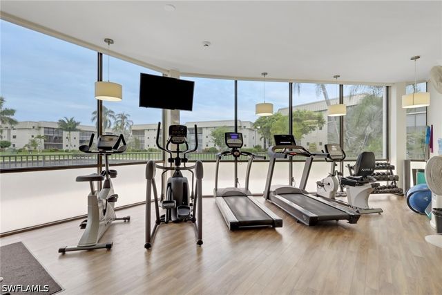 788 Park Shore DR E14, Naples, FL 34103