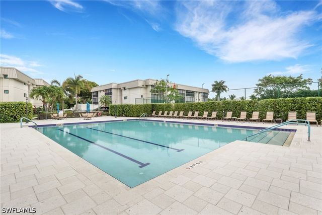 788 Park Shore DR E14, Naples, FL 34103