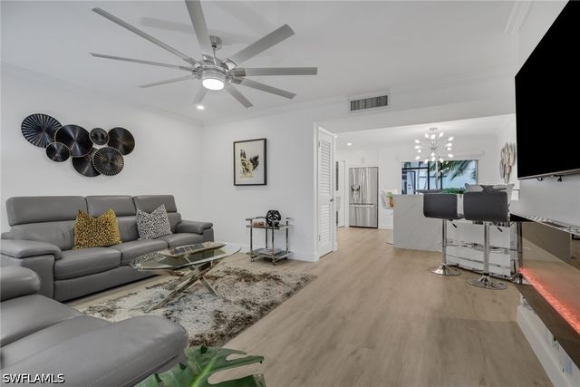 788 Park Shore DR E14, Naples, FL 34103