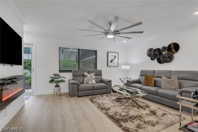 788 Park Shore DR E14, Naples, FL 34103