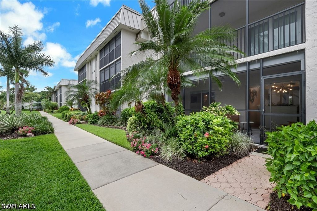 788 Park Shore DR E14, Naples, FL 34103