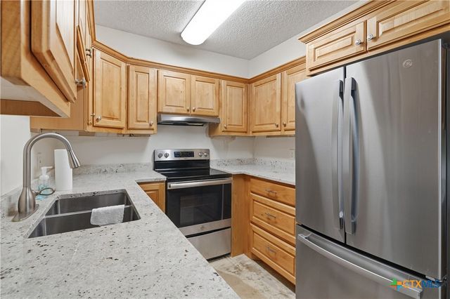 516 N King Street 301, Seguin, TX 78155