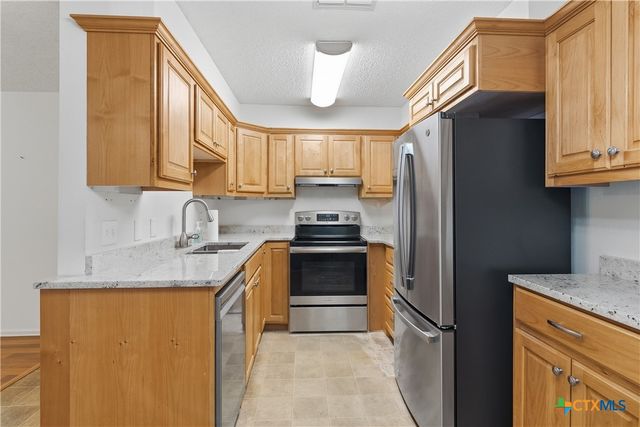 516 N King Street 301, Seguin, TX 78155