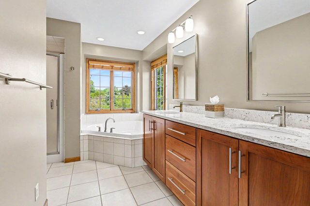 1425 Old Farm Lane, St. Joseph, MI 49085