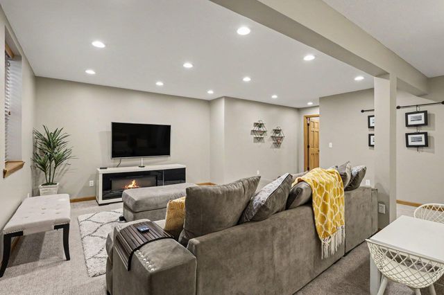 1425 Old Farm Lane, St. Joseph, MI 49085