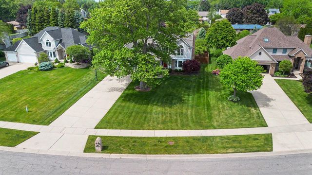 1425 Old Farm Lane, St. Joseph, MI 49085