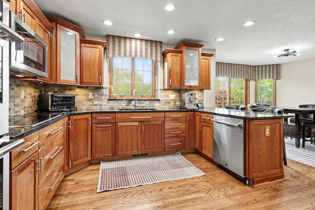 1425 Old Farm Lane, St. Joseph, MI 49085