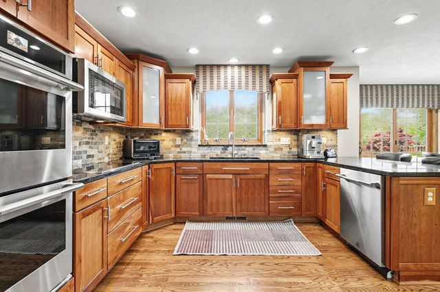 1425 Old Farm Lane, St. Joseph, MI 49085
