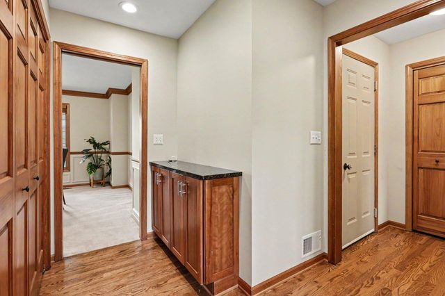 1425 Old Farm Lane, St. Joseph, MI 49085