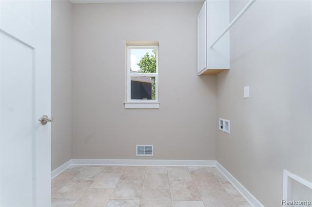 570 W Wildwood Drive, Owosso, MI 48867