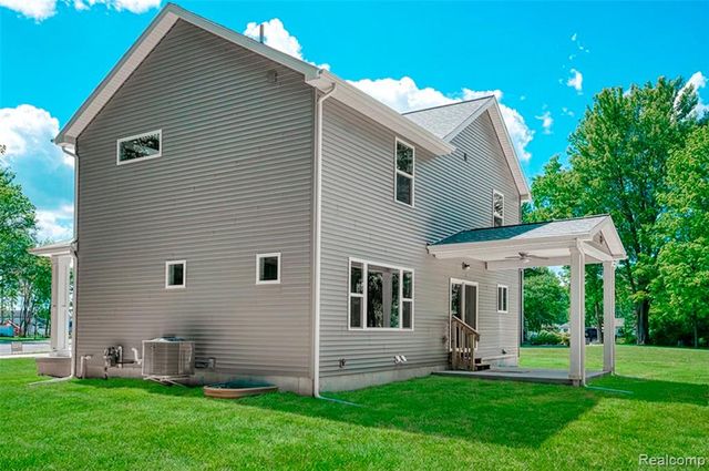 570 W Wildwood Drive, Owosso, MI 48867