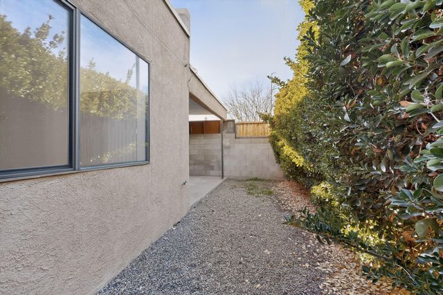 12137 Calle Zagal NE, Albuquerque, NM 87111