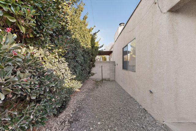 12137 Calle Zagal NE, Albuquerque, NM 87111