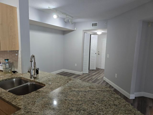 701 Villa Circle, Boynton Beach, FL 33435