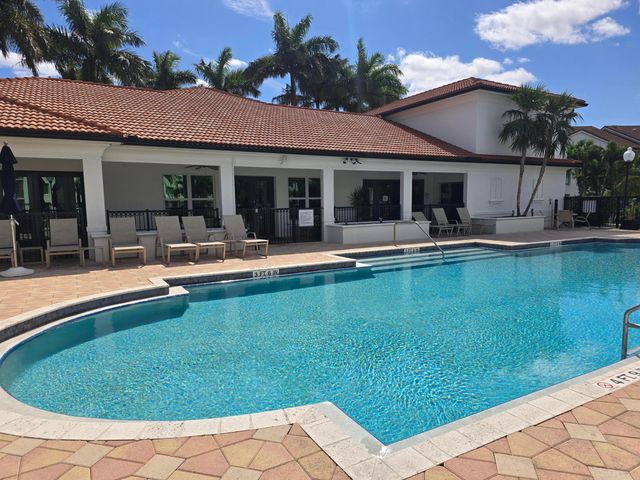 701 Villa Circle, Boynton Beach, FL 33435