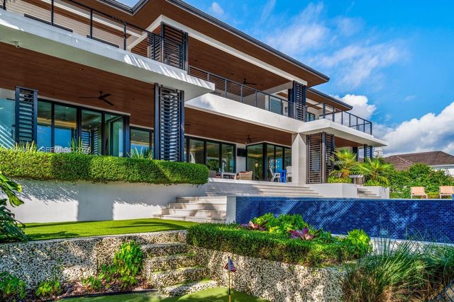 6853 Sunrise Ct, Coral Gables, FL 33133