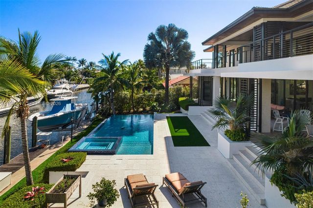 6853 Sunrise Ct, Coral Gables, FL 33133