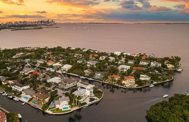 6853 Sunrise Ct, Coral Gables, FL 33133