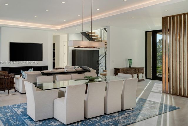 6853 Sunrise Ct, Coral Gables, FL 33133